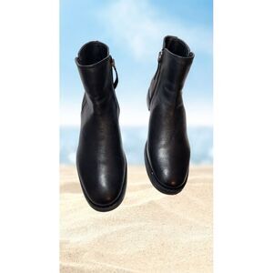 Cynthia Rowley black leather Chelsea boots NWOB zip size 9.5‎